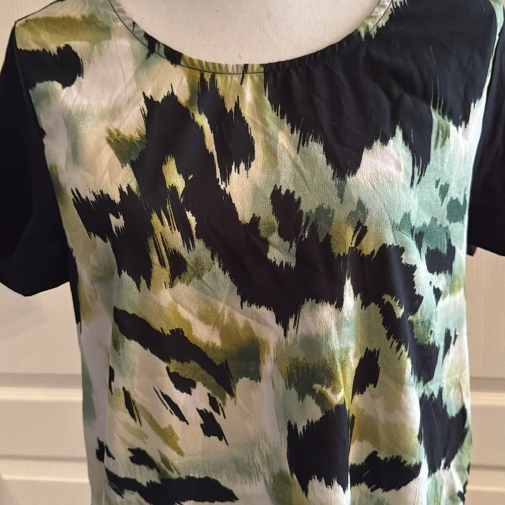 Pattern Tunic - Size Medium - Picture 2 of 11